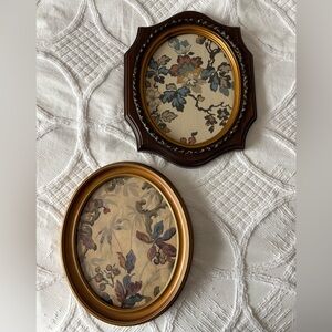 1928 Wallpaper in Vintage Frames